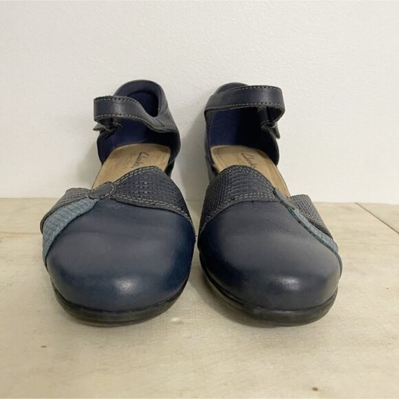 Clarks Shoes - Clarks Collection Size 7 Comfort Shoe Heels Navy Blue Strap Closed Toe